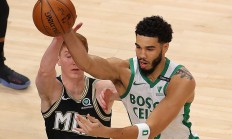 九游娱乐app下载-凯尔特人受困篮网压力，如何突破对手的防守？