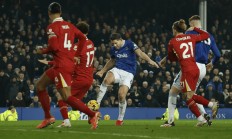 九游娱乐网页-关于利物浦后防线失误频发，联赛前景不容乐观的信息