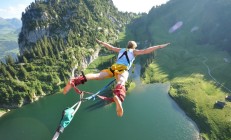 九游体育直播-蓝鹰铁翼锁雄狮，拉齐奥式压制下，奥亚尔萨瓦尔点燃绿茵战火