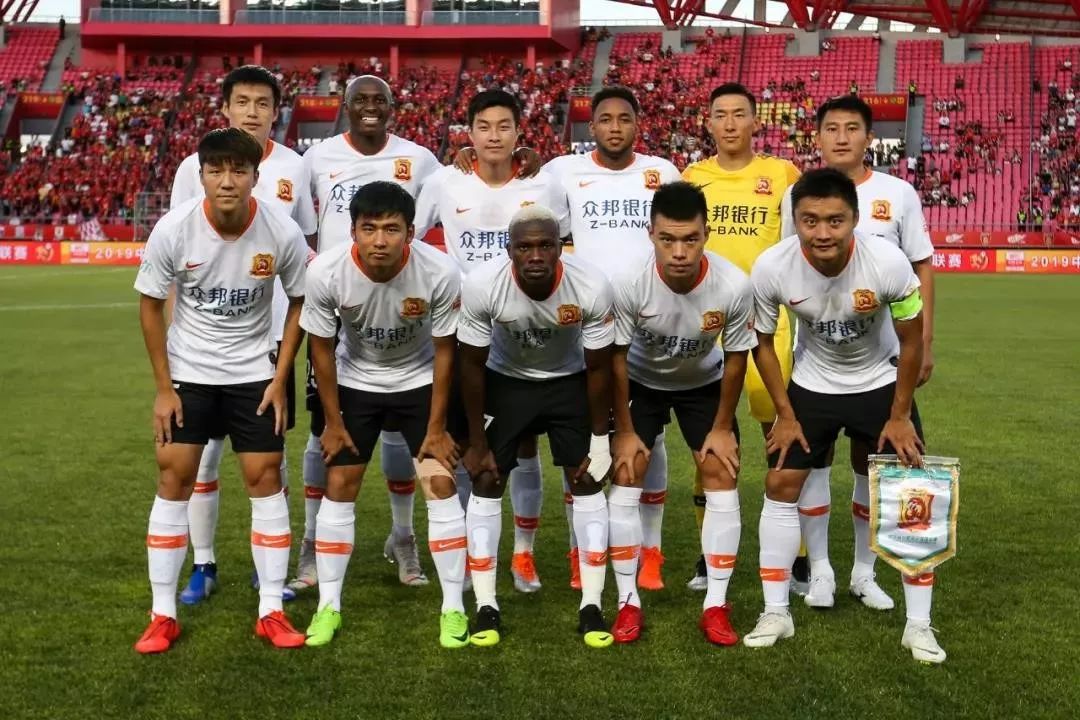 卓尔客场击败华夏,赢得来之不易的三分的简单介绍 卓尔客场击败华夏,赢得来之不易的三分的简单介绍