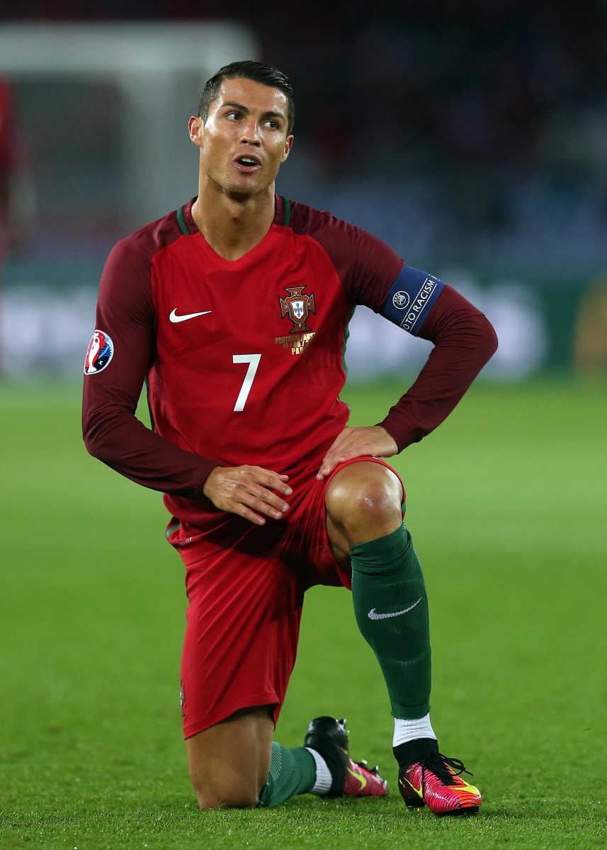 关于足球巨星们的激烈对决,赛场上尽显风采的信息 关于足球巨星们的激烈对决,赛场上尽显风采的信息