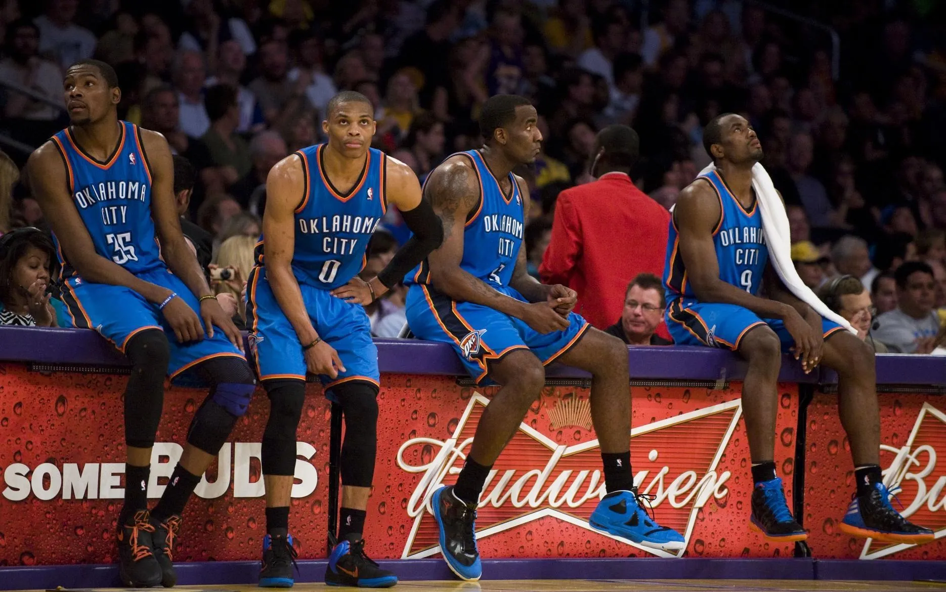 步行者豪取七连胜，火箭遭受连败