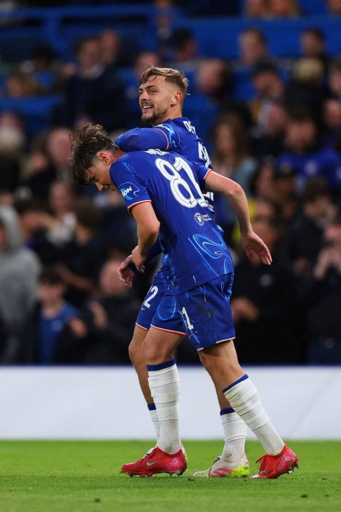 切尔西大胜多特蒙德，挺进欧冠四强！的简单介绍