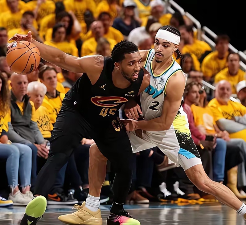 马刺翻盘步行者,霍勒迪带队取胜 马刺翻盘步行者,霍勒迪带队取胜