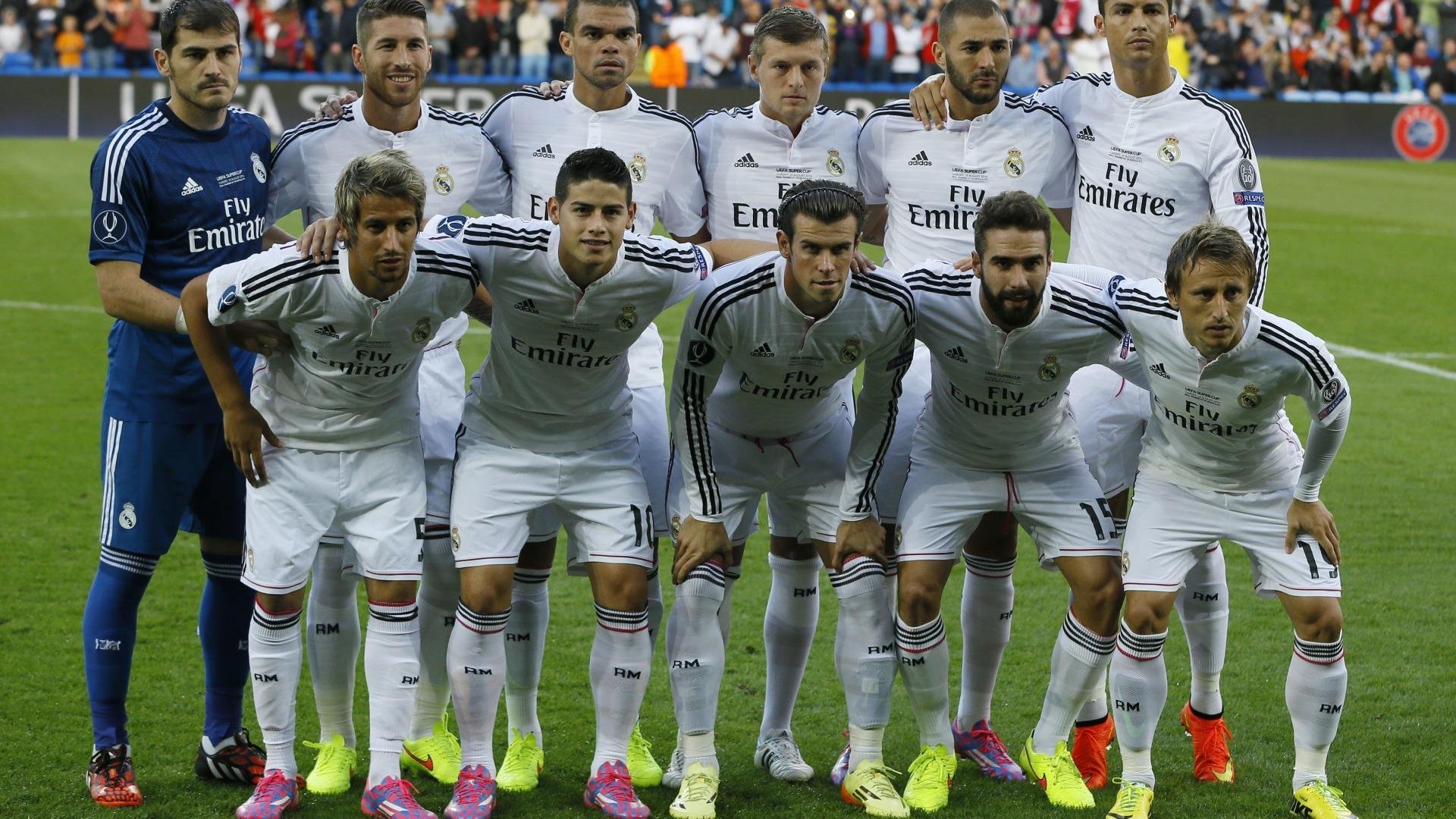 跨越时空的赛场传奇，湖人淘汰赛过关北京队，库里年度焦点之战接管比赛