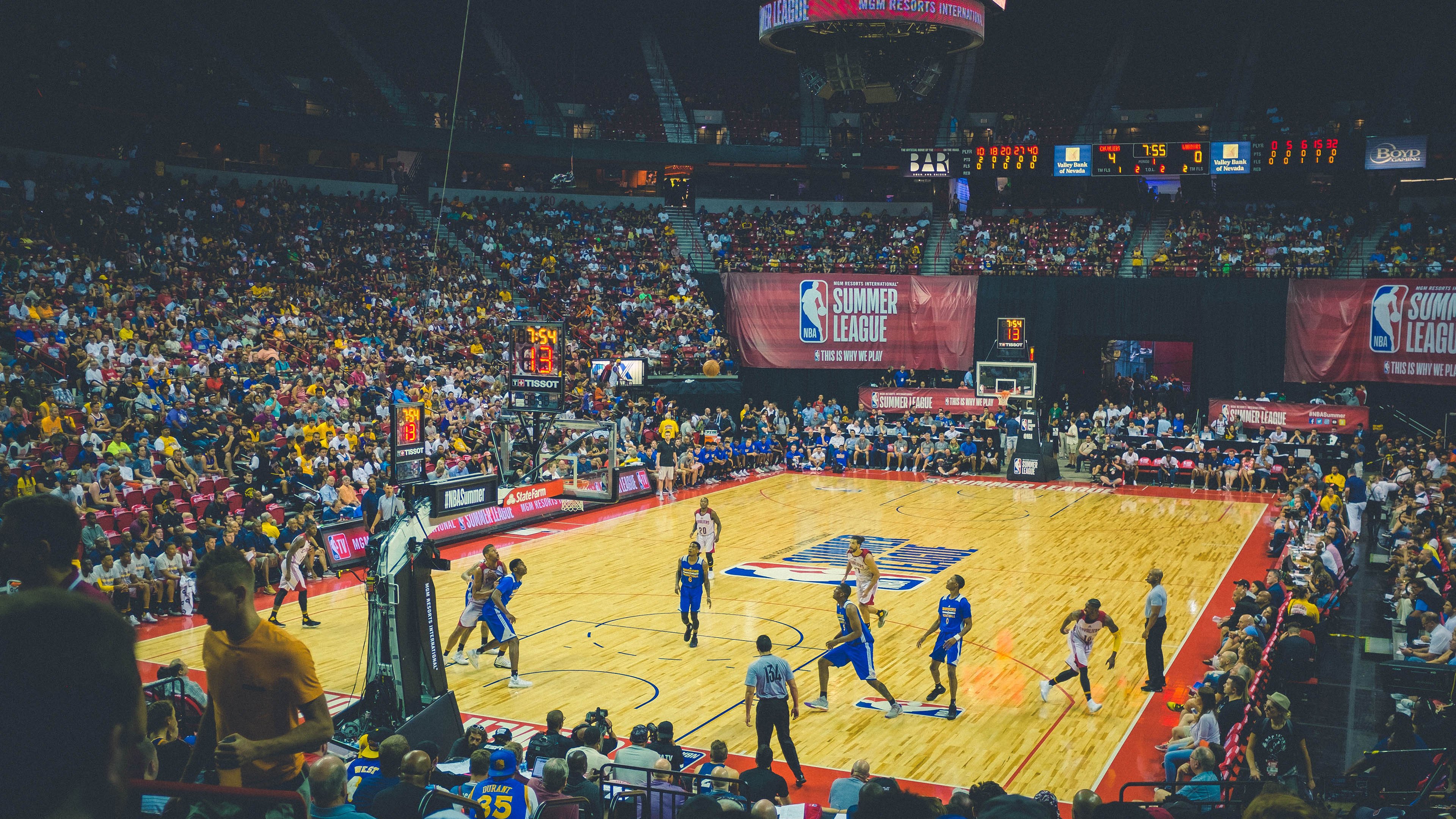 新星爆发与旧秩序崩塌，卡马文加闪耀，突尼斯斩落红龙背后的足球变局